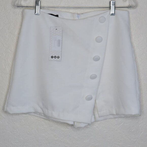 Boohoo* Women's Button Detail Backside Half Zip Wrap Front Ivory Skort~ Size 10 - Picture 1 of 13